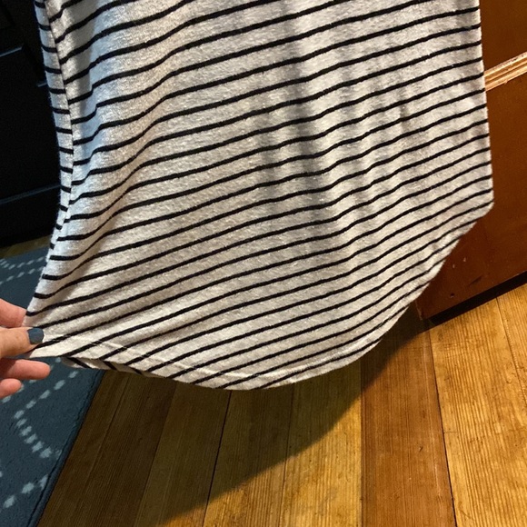 Mossimo tshirt - Picture 2 of 4